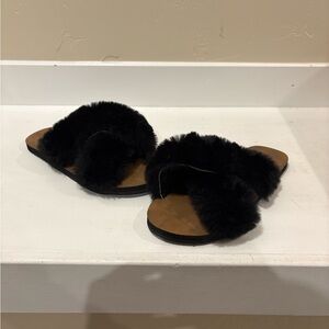 Cozy Black Faux Fur Slide Sandals-Women’s Fuzzy Crossband Fluffy slippers. Sz 7